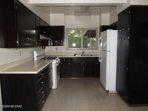 6747 E Montecito Dr, Tucson, AZ 85710 photo 8