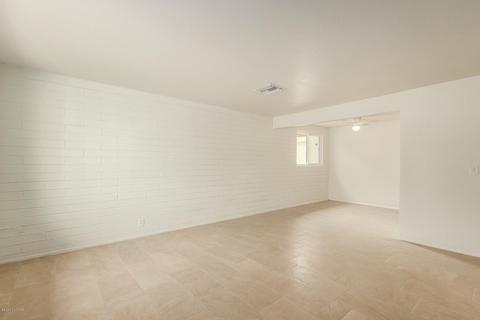 4610 E Sylvane St, Tucson, AZ 85711 photo 9