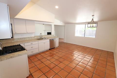 9457 E Watson Dr, Tucson, AZ 85730 photo 3