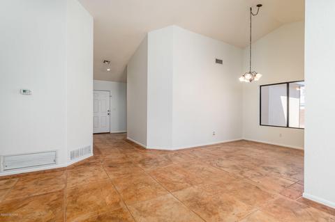9012 N Eaglestone Loop, Tucson, AZ 85742 photo 13
