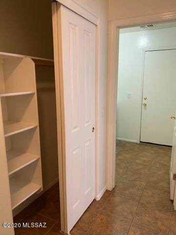 9946 E Apache Rain Dr, Tucson, AZ 85748 photo 12
