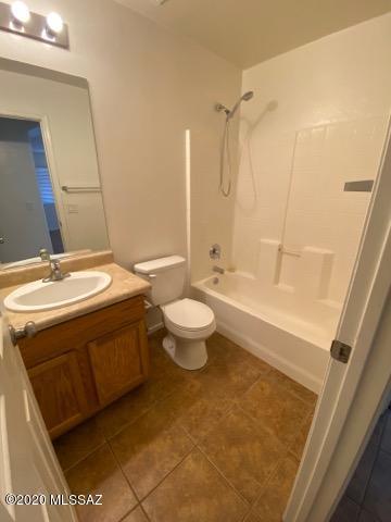 9946 E Apache Rain Dr, Tucson, AZ 85748 photo 11