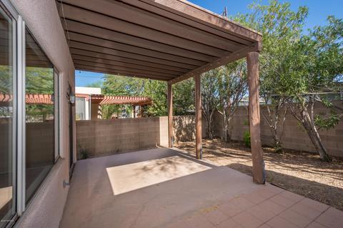 1532 E Painted Colt Loop, Tucson, AZ 85719 photo 2