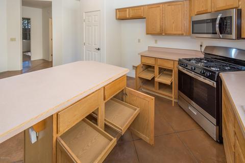 1532 E Painted Colt Loop, Tucson, AZ 85719 photo 9