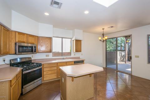 1532 E Painted Colt Loop, Tucson, AZ 85719 photo 4