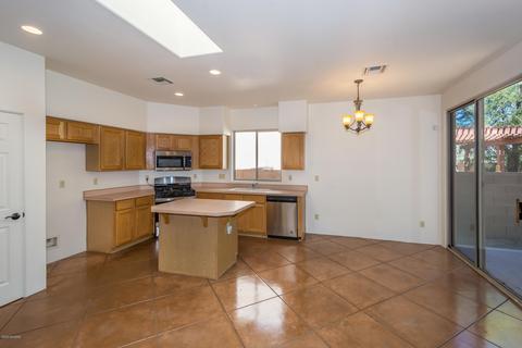 1532 E Painted Colt Loop, Tucson, AZ 85719 photo 6