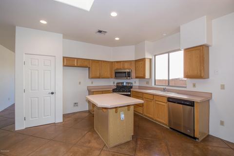 1532 E Painted Colt Loop, Tucson, AZ 85719 photo 5
