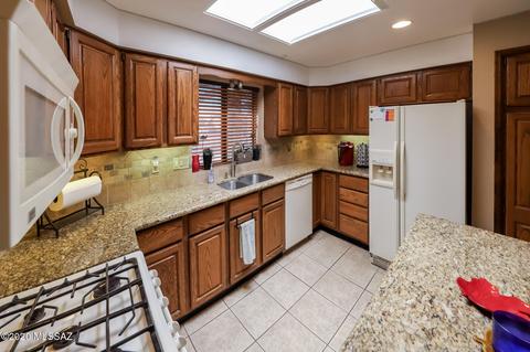 10485 E Observatory Dr, Vail, AZ 85641 photo 9