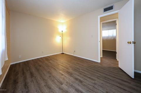8448 E Beverly St, Tucson, AZ 85710 photo 17