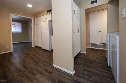 8448 E Beverly St, Tucson, AZ 85710 photo 10