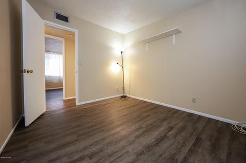 8448 E Beverly St, Tucson, AZ 85710 photo 21