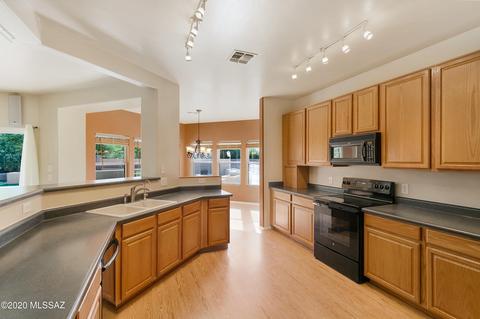 10687 S Silverbluff Dr, Vail, AZ 85641 photo 15