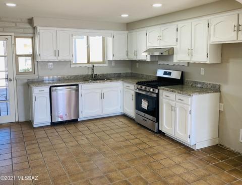 2852 W Capistrano Rd, Tucson, AZ 85746 photo 2