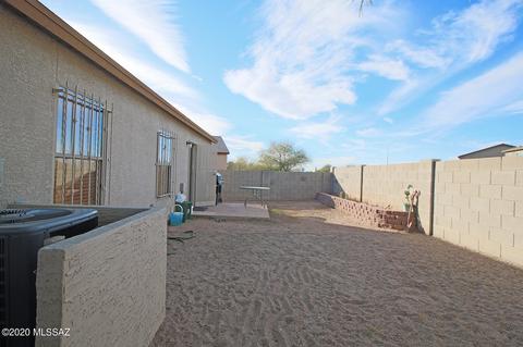 2555 E Warwick Castle Ln, Tucson, AZ 85706 photo 11