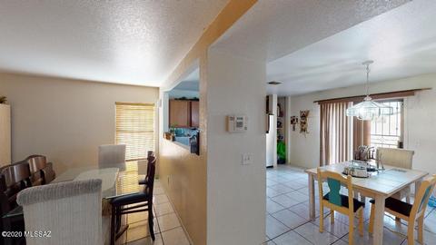 2555 E Warwick Castle Ln, Tucson, AZ 85706 photo 4