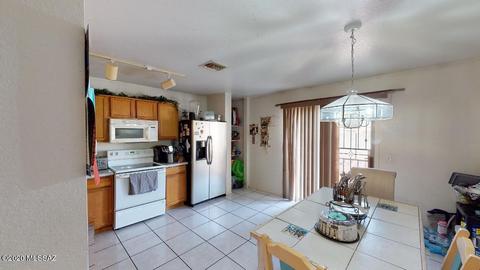 2555 E Warwick Castle Ln, Tucson, AZ 85706 photo 5