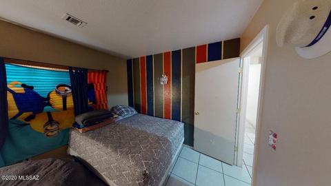 2555 E Warwick Castle Ln, Tucson, AZ 85706 photo 9