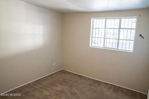 4318 E Sylvane St, Tucson, AZ 85711 photo 9