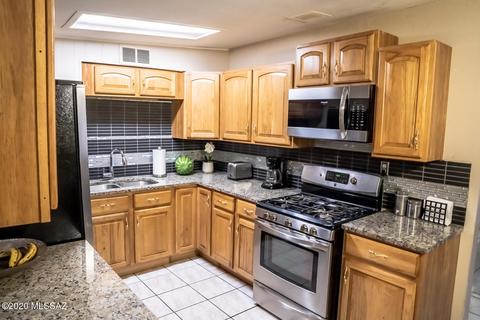 4318 E Sylvane St, Tucson, AZ 85711 photo 18