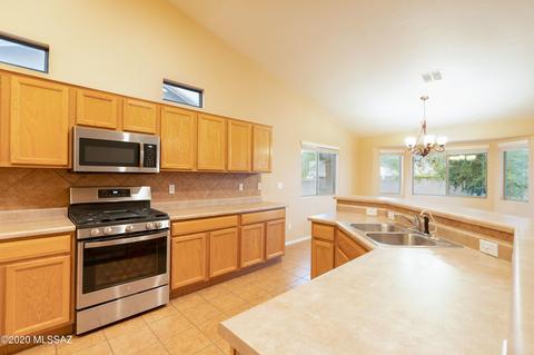 10529 E Marquette St, Tucson, AZ 85747 photo 2