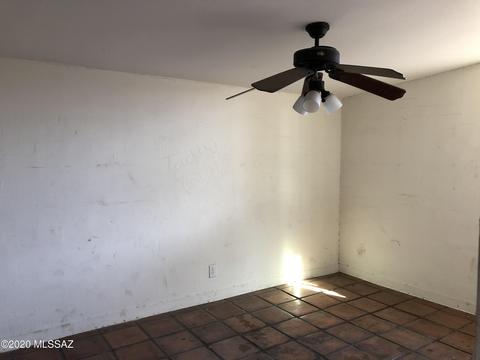 3946 E Sylvane Dr, Tucson, AZ 85711 photo 8