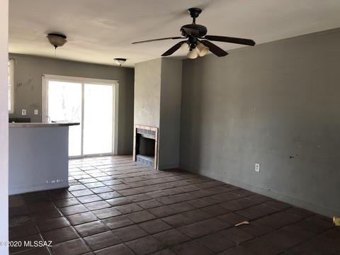 3946 E Sylvane Dr, Tucson, AZ 85711 photo 4