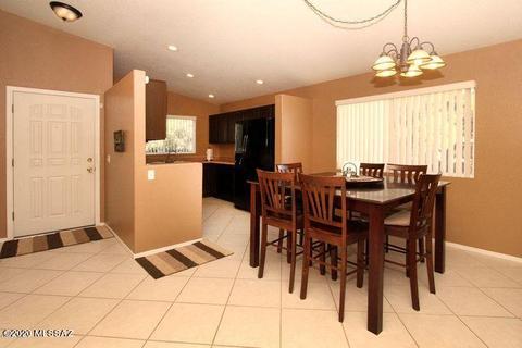 8916 E Apache Well Pl, Tucson, AZ 85730 photo 3