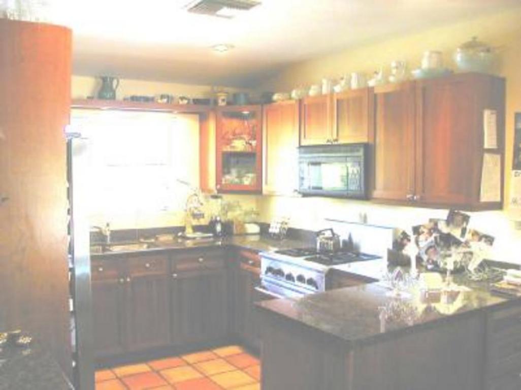 2225 E Lind Rd, Tucson, AZ 85719 photo 2