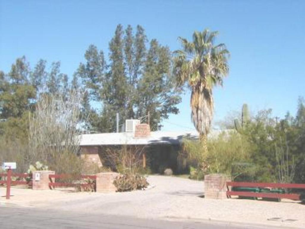 2225 E Lind Rd, Tucson, AZ 85719 photo 1