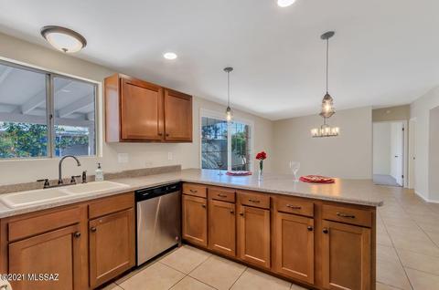 8900 E Mcclellan St, Tucson, AZ 85710 photo 4
