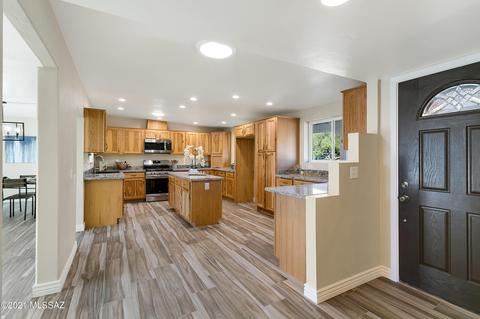 9380 E Walnut Tree Dr, Tucson, AZ 85749 photo 6