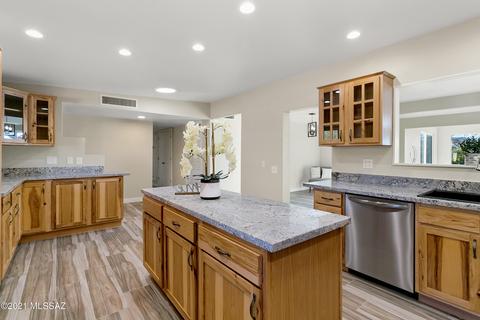 9380 E Walnut Tree Dr, Tucson, AZ 85749 photo 5