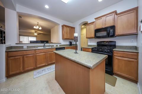 10369 Yew Pl, Tucson, AZ 85747 photo 5