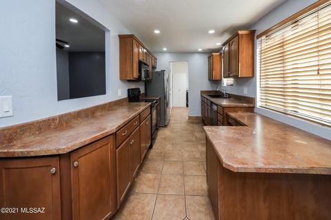 7332 E Random Ridge Dr, Tucson, AZ 85710 photo 5