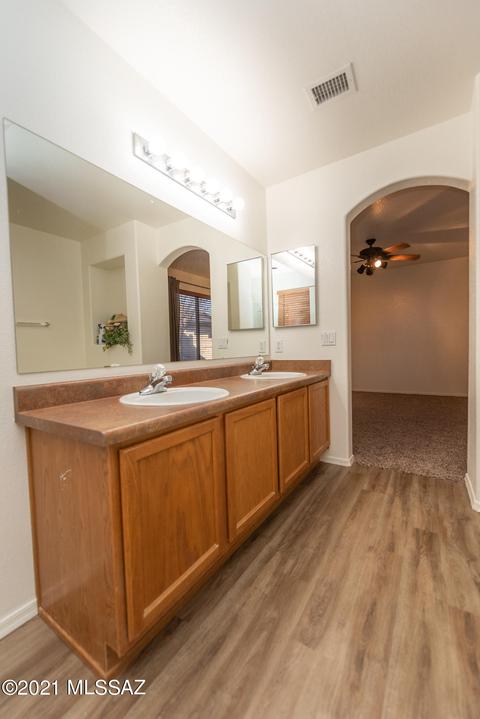 10156 E Desert Paradise Pl, Tucson, AZ 85747 photo 12