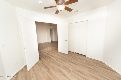 10156 E Desert Paradise Pl, Tucson, AZ 85747 photo 5