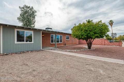 5726 E 2nd St, Tucson, AZ 85711 photo 2