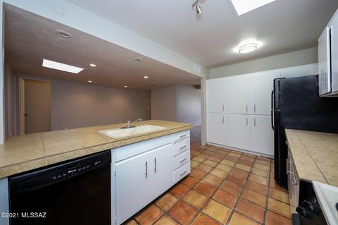 8022 Shadow Ln, Tucson, AZ 85750 photo 7