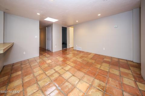 8022 Shadow Ln, Tucson, AZ 85750 photo 3