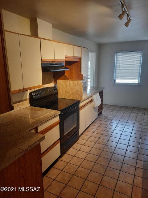 2117 E Silver St, Tucson, AZ 85719 photo 6