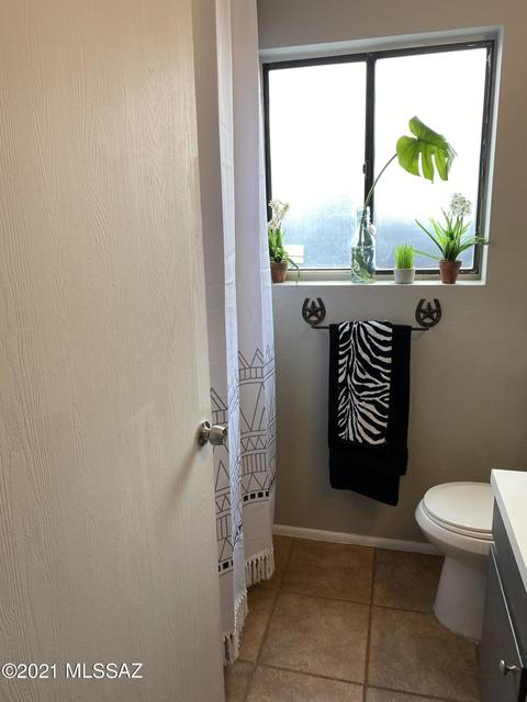 303 E Roger Rd, Tucson, AZ 85705 photo 17