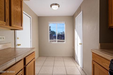 6122 E Sylvane St, Tucson, AZ 85711 photo 14