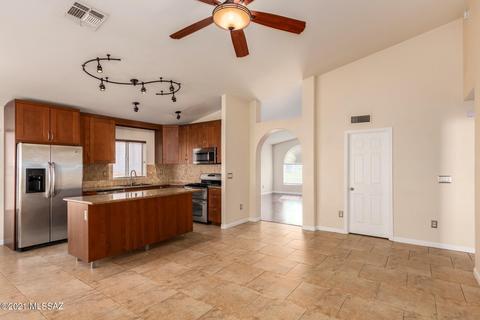 9094 N Eaglestone Loop, Tucson, AZ 85742 photo 9