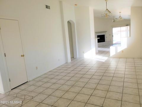 6463 E Wolfhead Dr, Tucson, AZ 85730 photo 4