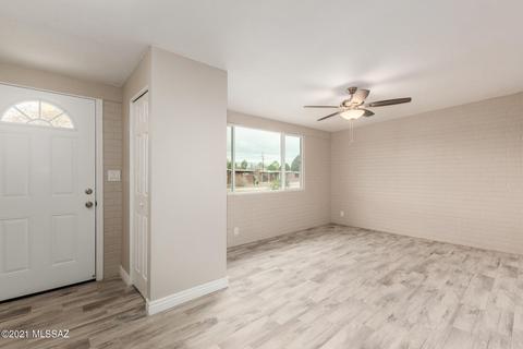 7942 E 20th Pl, Tucson, AZ 85710 photo 5