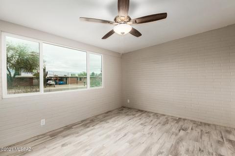 7942 E 20th Pl, Tucson, AZ 85710 photo 9