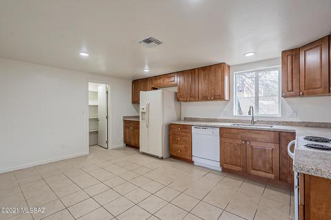 4426 E Lee St, Tucson, AZ 85712 photo 2
