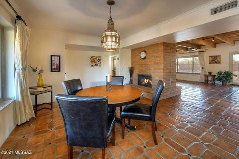 8810 E Bear Pl, Tucson, AZ 85749 photo 3