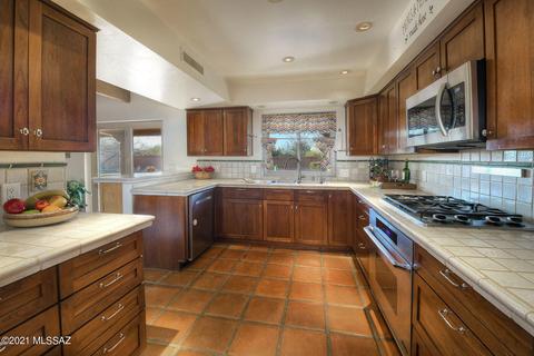 8810 E Bear Pl, Tucson, AZ 85749 photo 6