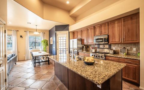 10540 Eisenbergs Pl, Tucson, AZ 85747 photo 8